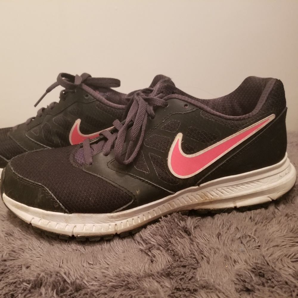 Nike Black & Pink Running Shoes